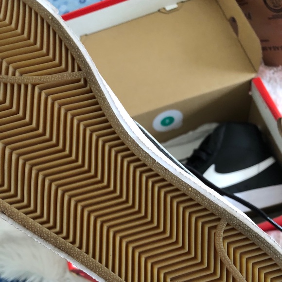 Nike blazer mid 77 NWT black/white - Picture 3 of 4